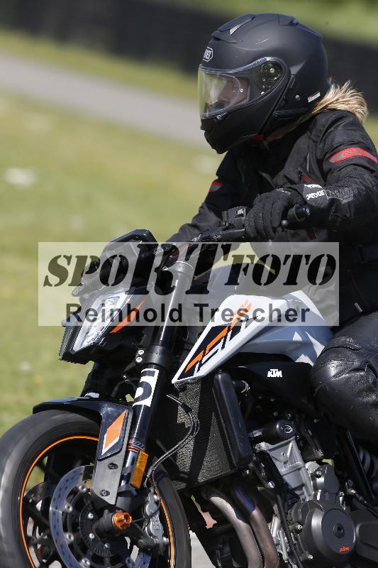 Archiv-2025/09 22.04.2025 Cornu Master School ADR/gruen-vert/25